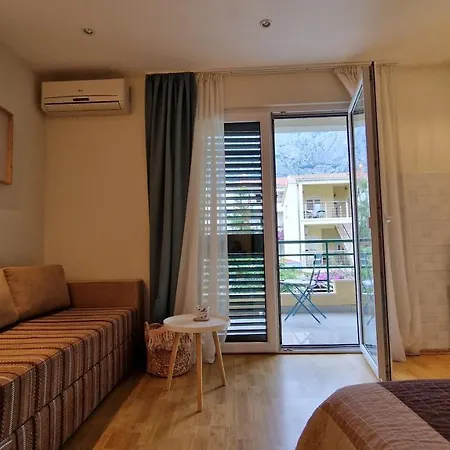 Ivona Apartment *