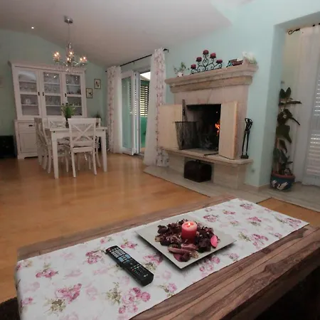 Apartment Ivona *